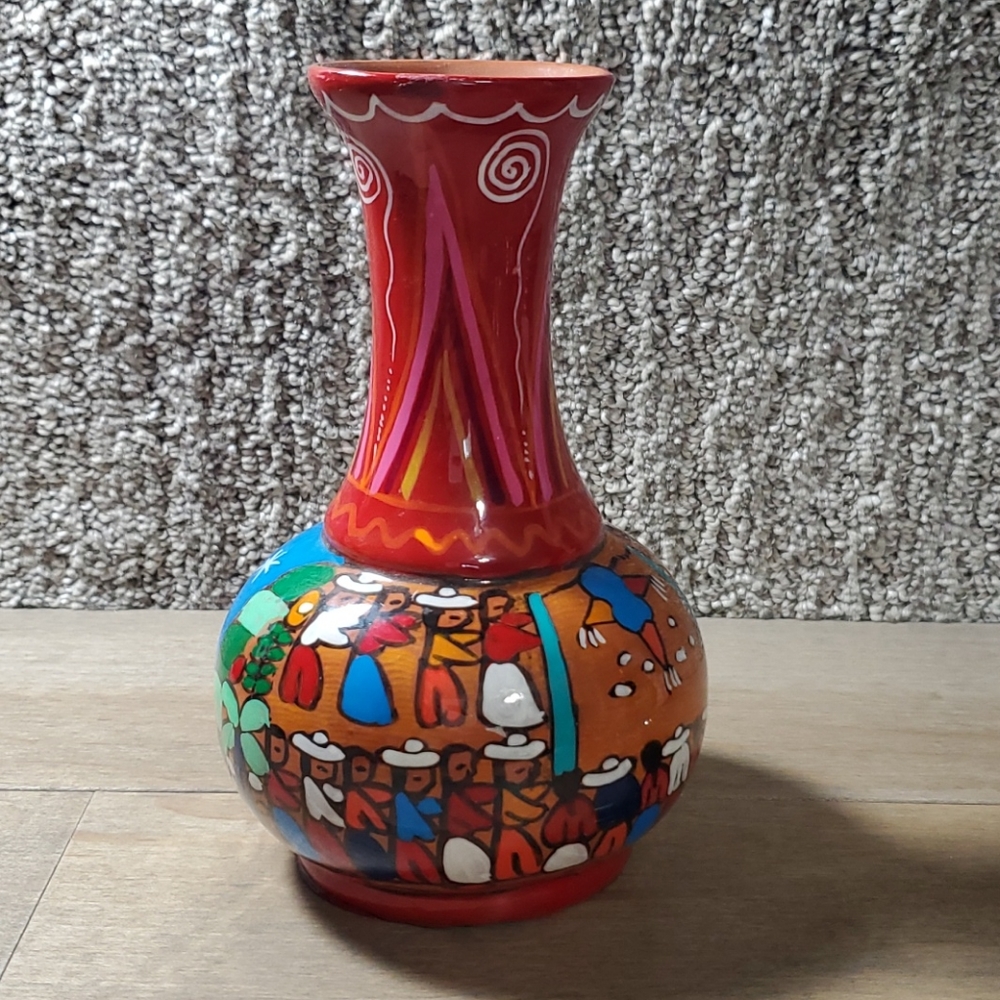 Hand-Crafted Floero (Vases)
